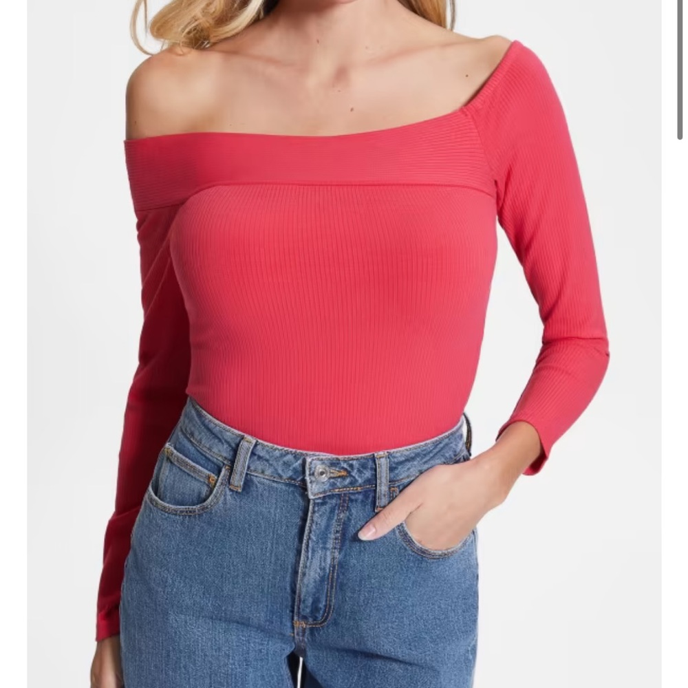 Guess LA off shoulder Amelia top.